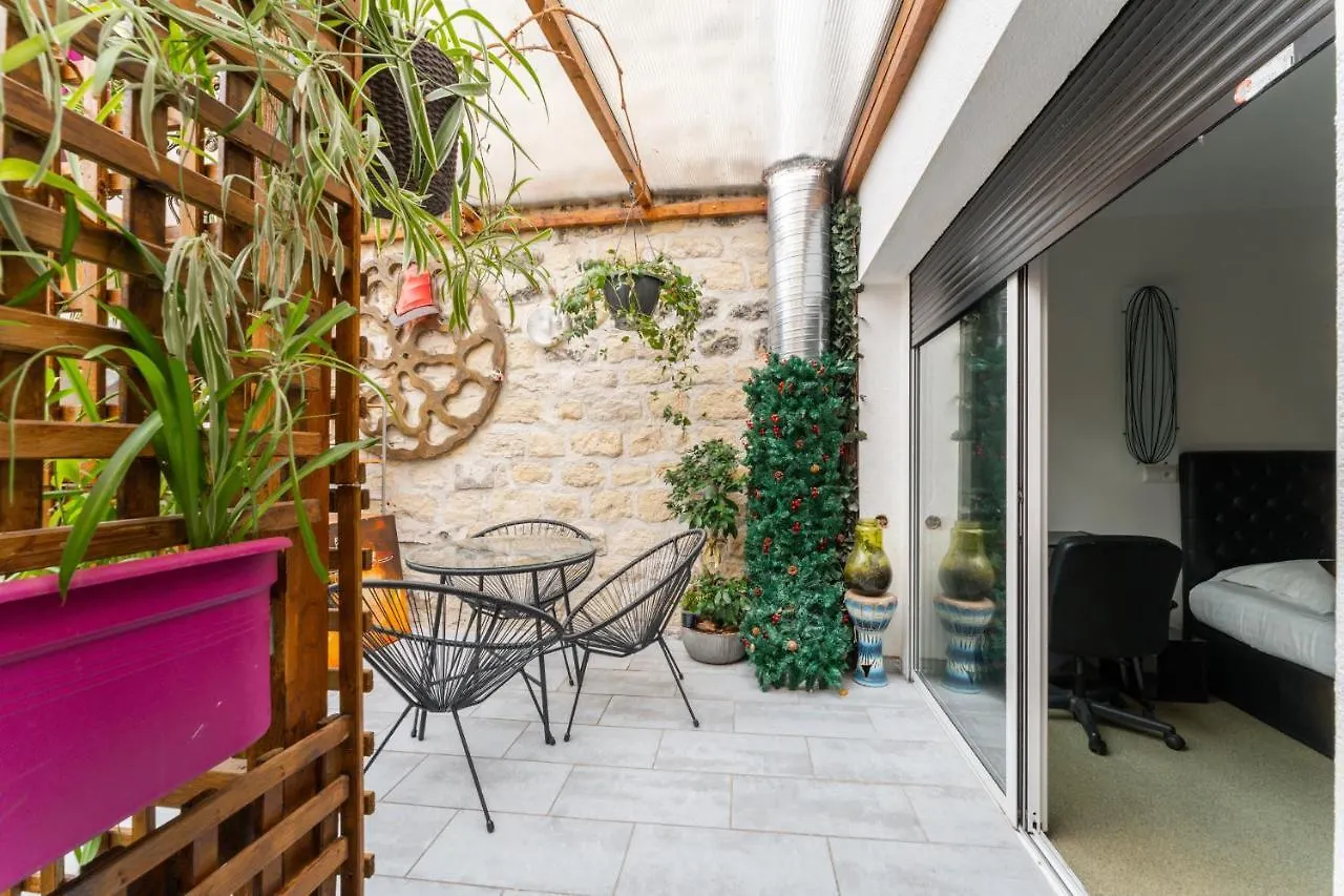 L'oasis Montparnasse Hotel